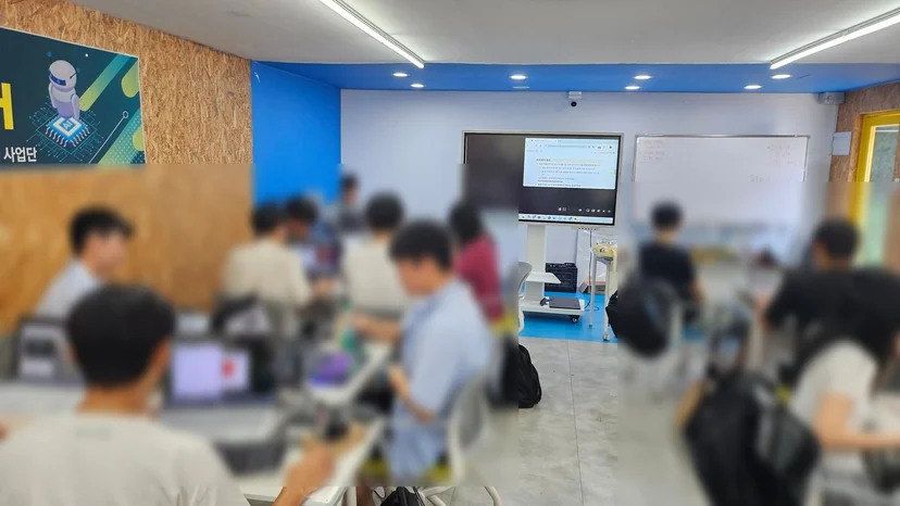 강원대학교 K-4INT 창의융합 메이커 캠프 현장 사진 23