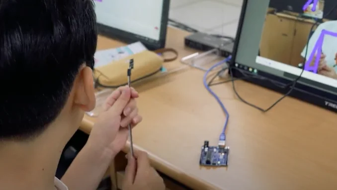 경상권교육기부거점지원센터 AI 무드등 만들기 현장 사진 6