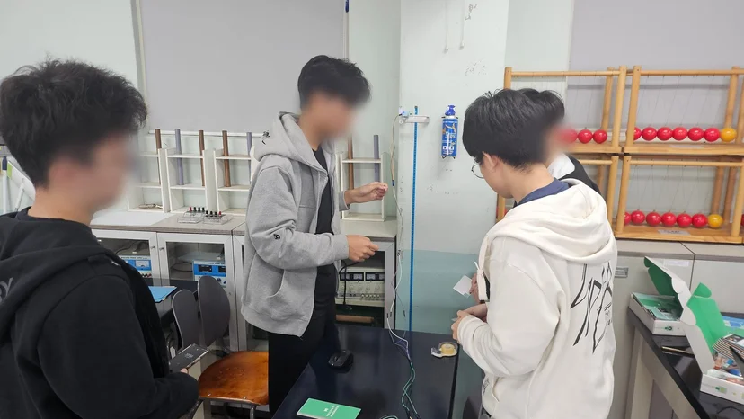 수도여자고등학교 AI 과학 융합 실험 현장 사진 8