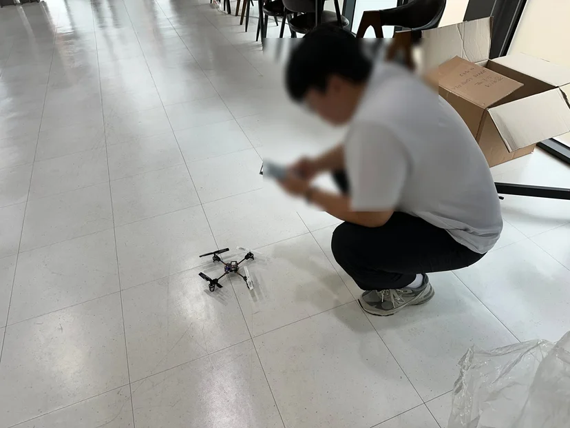 강원대학교 AI 코딩 드론 제작 교육 현장 사진 12