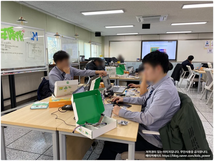부산기계공업고등학교 AIoT 챌린지 2학년 현장 사진 3