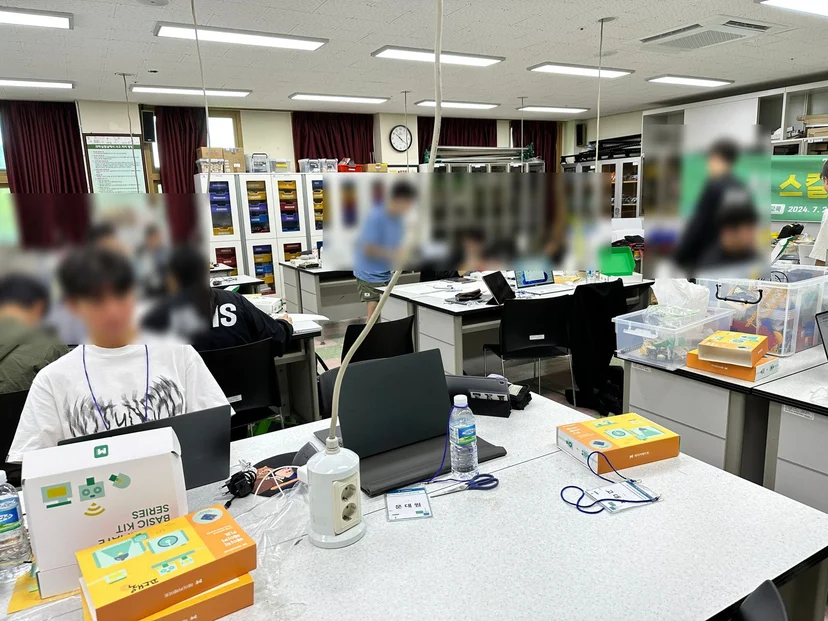 제주과학고등학교 AI 스킬업 메이커톤 현장 사진 4