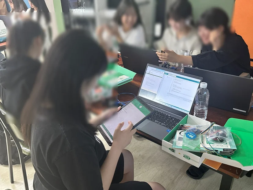 제주대학교사범대학부설고등학교 AIoT 메이커톤 현장 사진 5