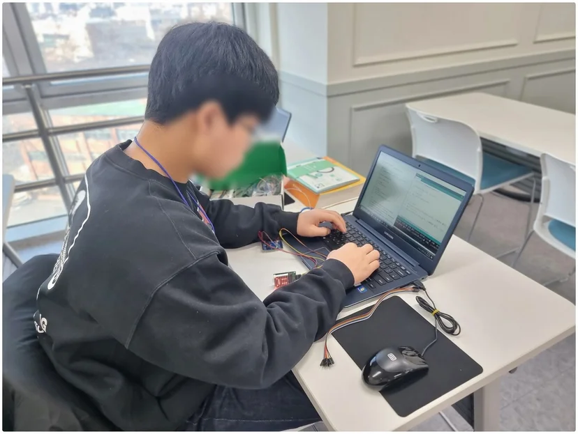 강원대·춘천시 디지털오픈캠퍼스 융합메이커 기초반 현장 사진 3