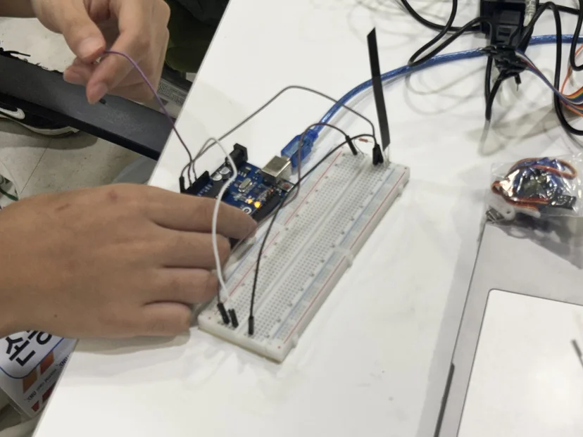 강원대학교 G-Bridge 로봇의수·의족 제작 캠프 현장 사진 10