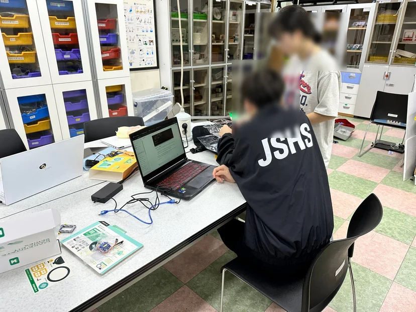 제주과학고등학교 AI 스킬업 메이커톤 현장 사진 12