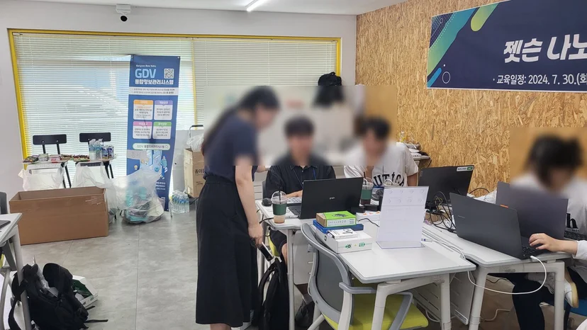 강원대학교 K-4INT 창의융합 메이커 캠프 현장 사진 8