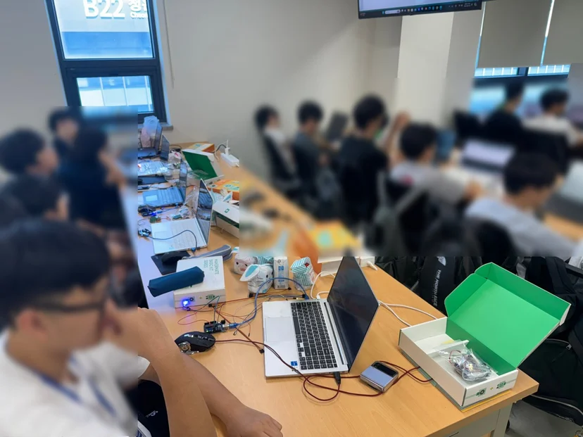 부경대학교 부산로봇경진대회 메이커톤 현장 사진 6
