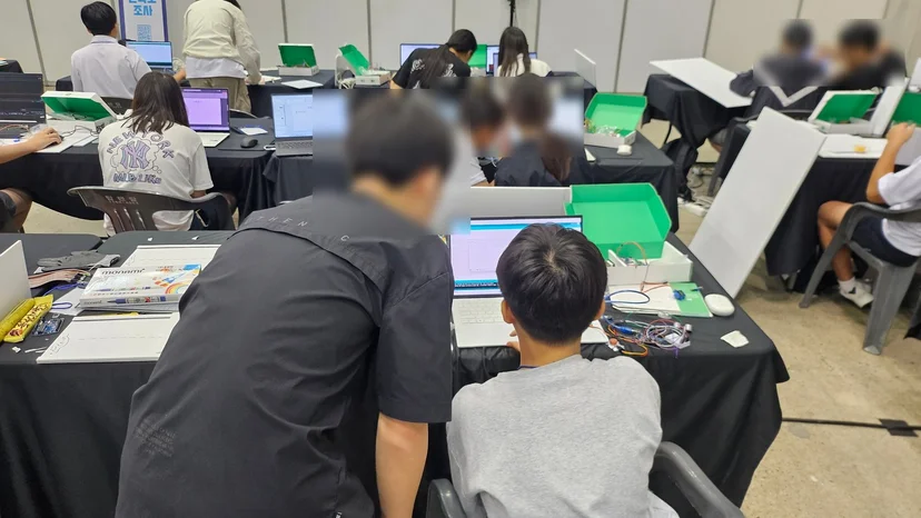 부경대학교 부산로봇경진대회 메이커톤 현장 사진 24
