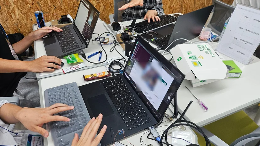 강원대학교 K-4INT 창의융합 메이커 캠프 현장 사진 18