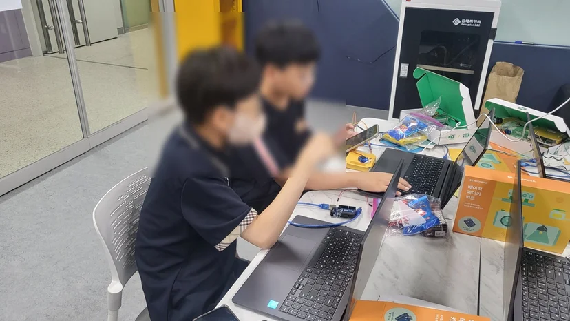 범박중학교 AIoT 캠프 현장 사진 7