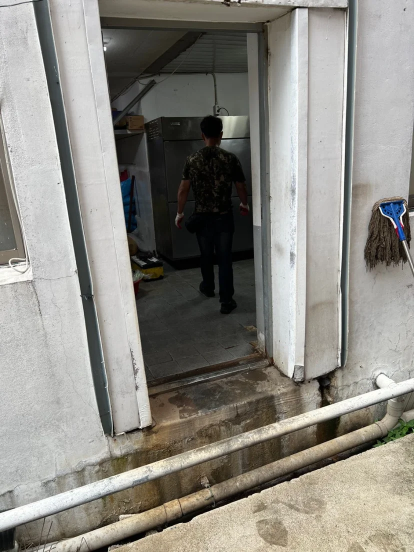 신품과 중고의 가격 차이 및 보증 조건을 비교하려면 전기·배수·관리 설비 위치 확인 사진