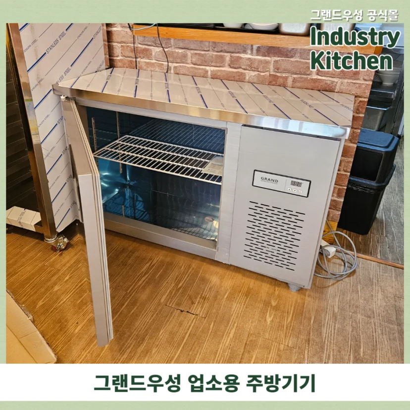 도어 재질은 어떤 기준으로 결정하는 것이 좋은가요 핵심 설치 조건과 사용 환경 확인 사진
