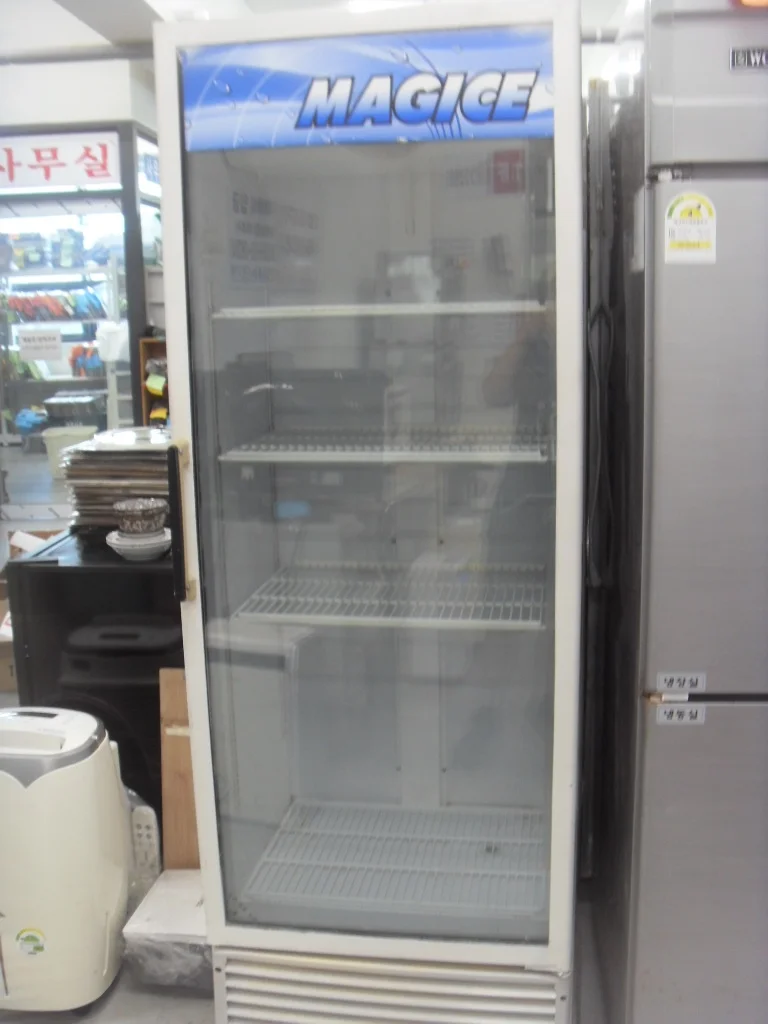 음료수쇼케이스 설치 공간과 용량 기준은 무엇인가요 전기·배수·관리 설비 위치 확인 사진