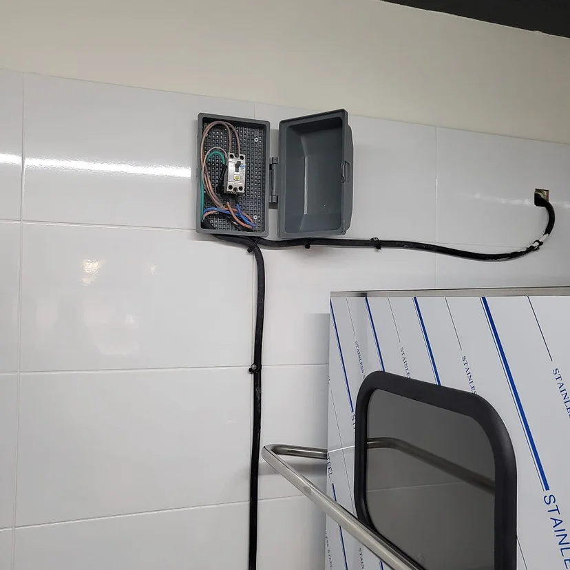 디지털 온도 조절 장치와 내부 선반 구조는 얼마나 편리한가요 핵심 설치 조건과 사용 환경 확인 사진
