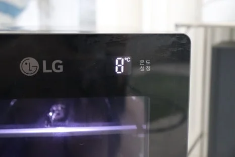규격과 가격대별 주요 와인진열대 사양은 어떻게 차이 나나요 설치 공간과 주변 이동 동선 확인 사진