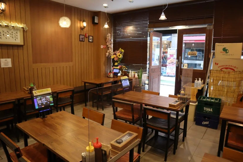 도어 글라스 재질과 단열 성능은 왜 체크해야 할까요 핵심 설치 조건과 사용 환경 확인 사진