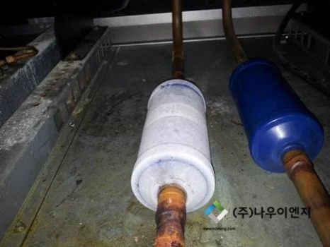 380V 3상 전원과 배수 설비 등 설치 환경은 어떻게 대비해야 하는가 전기·배수·관리 설비 위치 확인 사진