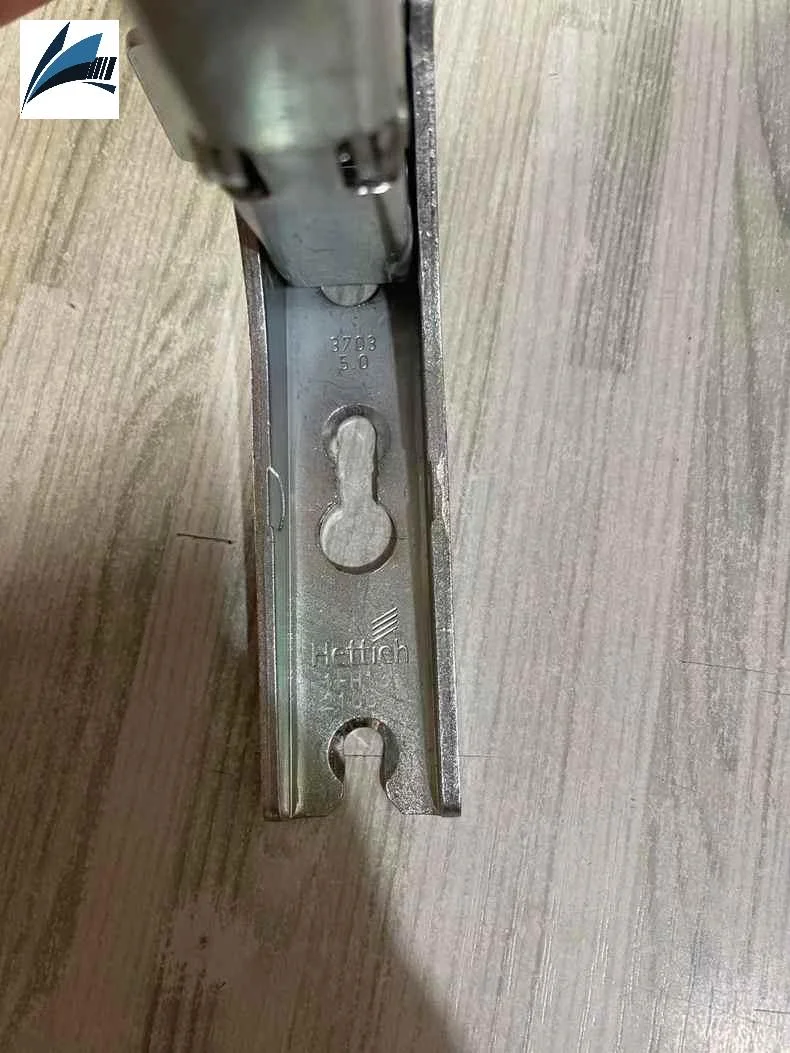 부식과 녹 발생을 막으려면 어떤 스텐 재질을 골라야 할까요 설치 공간과 주변 이동 동선 확인 사진