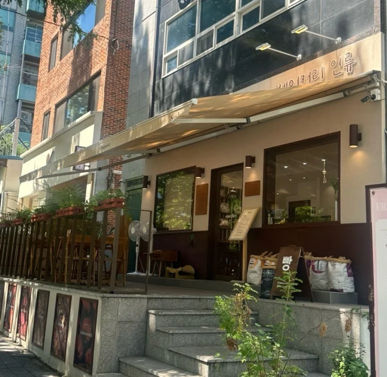 매장 구조에 맞는 제품 구성을 어떻게 정해야 할까요 설치 공간과 주변 이동 동선 확인 사진