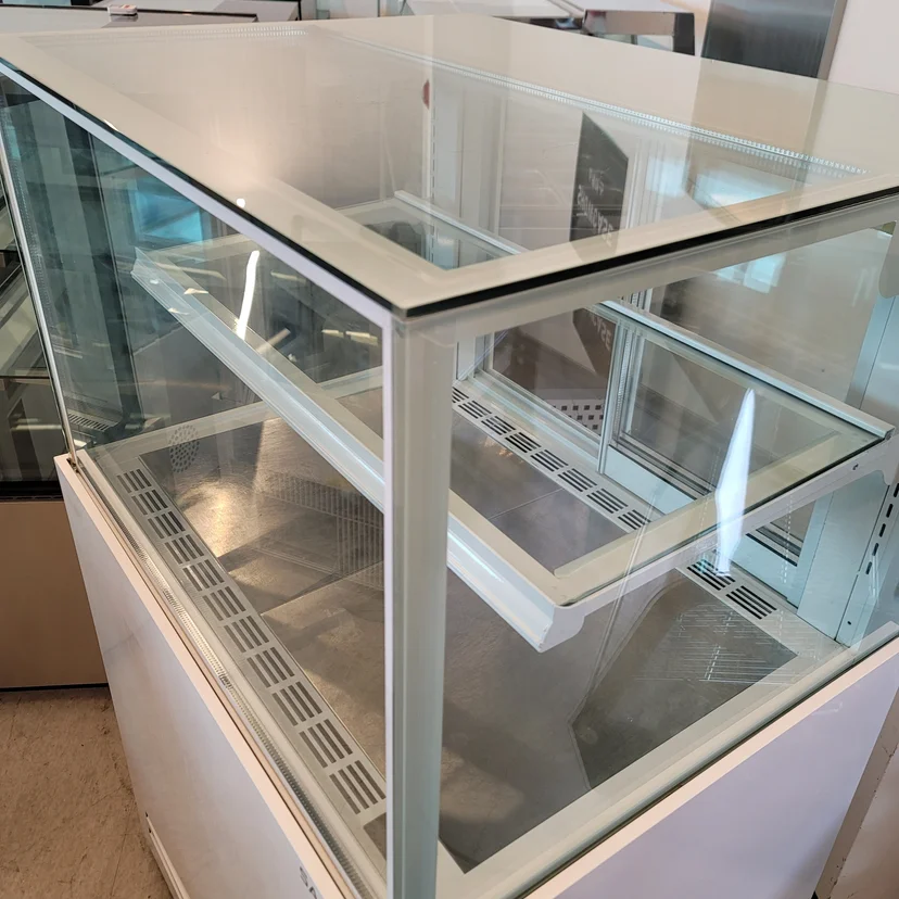 100만 원대 예산에서 900mm 표준 쇼케이스를 고르는 기준은 무엇일까 핵심 설치 조건과 사용 환경 확인 사진