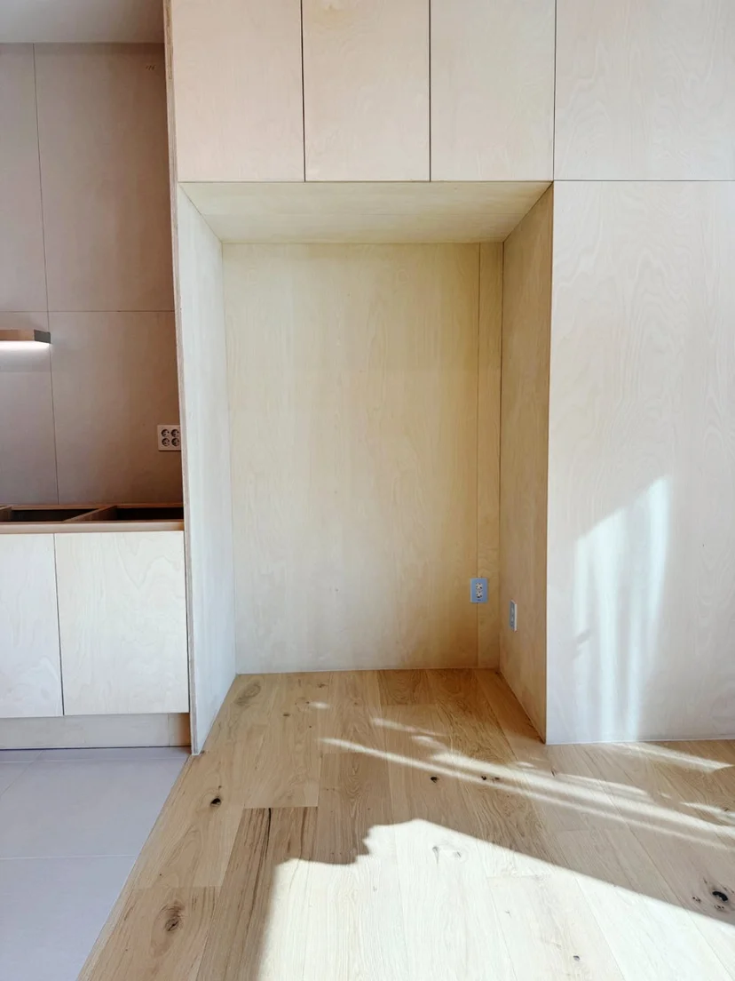 내부 조명과 선반 구조는 어떻게 비교해야 할까요 설치 공간과 주변 이동 동선 확인 사진