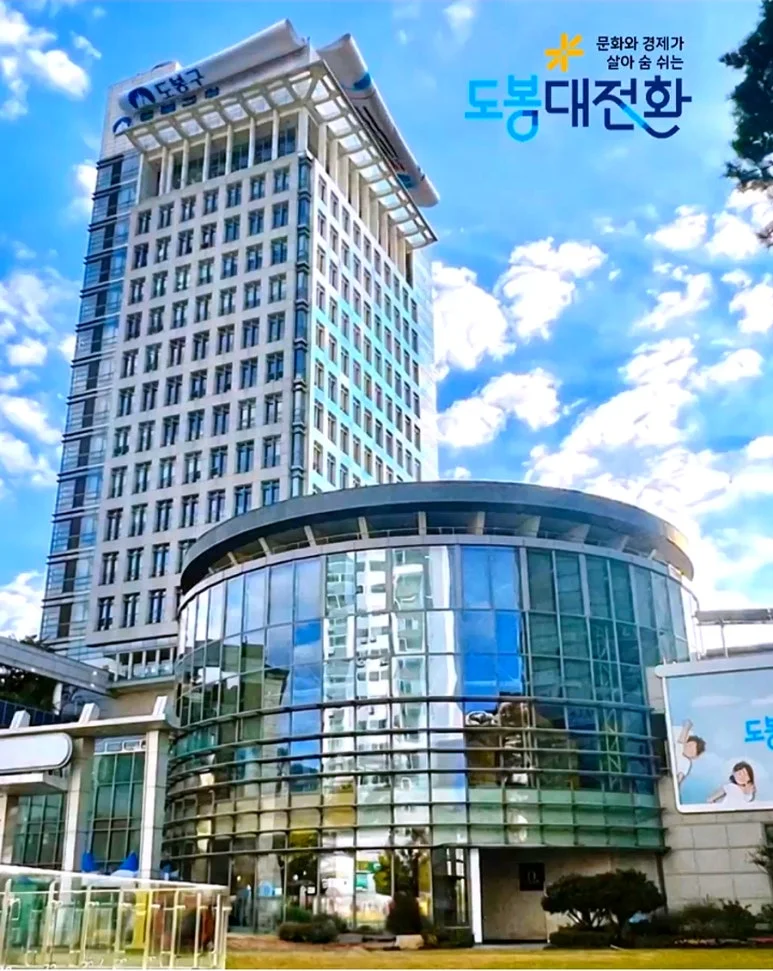 매장 판매 상품에 맞는 쇼케이스 용량을 먼저 정해야 하는가 전기·배수·관리 설비 위치 확인 사진