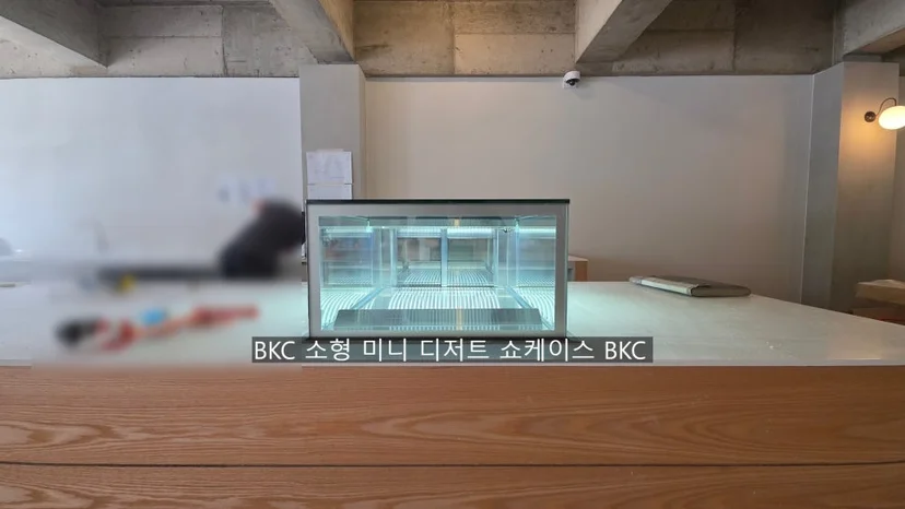 매장 규모에 맞는 카페진열대 크기와 동선 배치는 어떻게 정할까요 핵심 설치 조건과 사용 환경 확인 사진