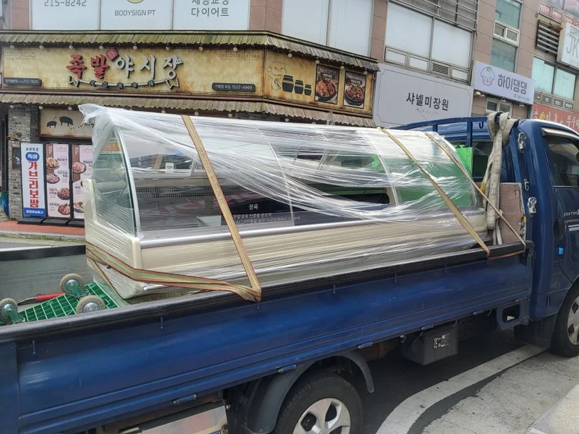 대형 마트에 필요한 식품쇼케이스 전력과 설비 조건은 무엇일까요 설치 공간과 주변 이동 동선 확인 사진