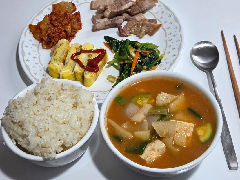고깃집냉장고문의 시 매장 규모에 적합한 용량 선택법은 무엇인가요 전기·배수·관리 설비 위치 확인 사진