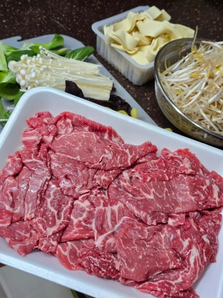 새 제품 구매와 중고 마라탕냉장고 설비 도입 중 어느 쪽이 경제적일까요 설치 공간과 주변 이동 동선 확인 사진