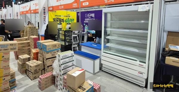 선반 재질과 부품 구성은 어떤 차이가 있나요 전기·배수·관리 설비 위치 확인 사진