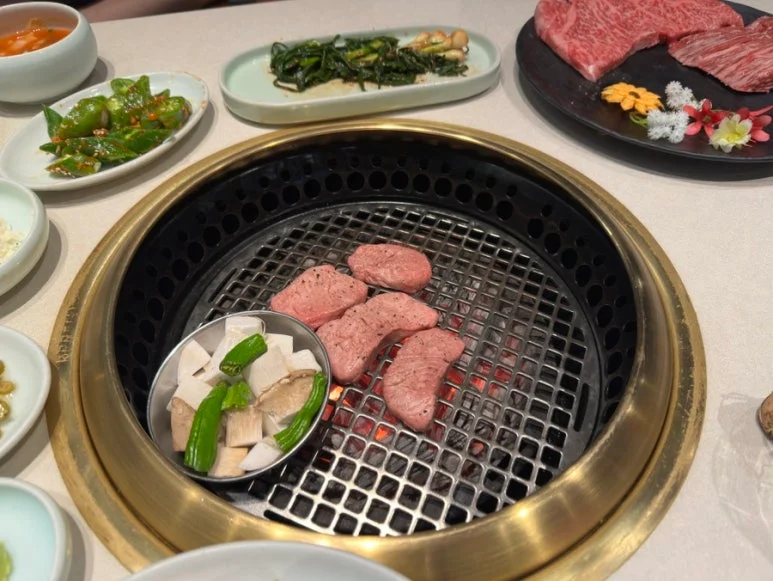 매장 크기와 육류 수량에 맞는 용량은 어떻게 정하나요 설치 공간과 주변 이동 동선 확인 사진