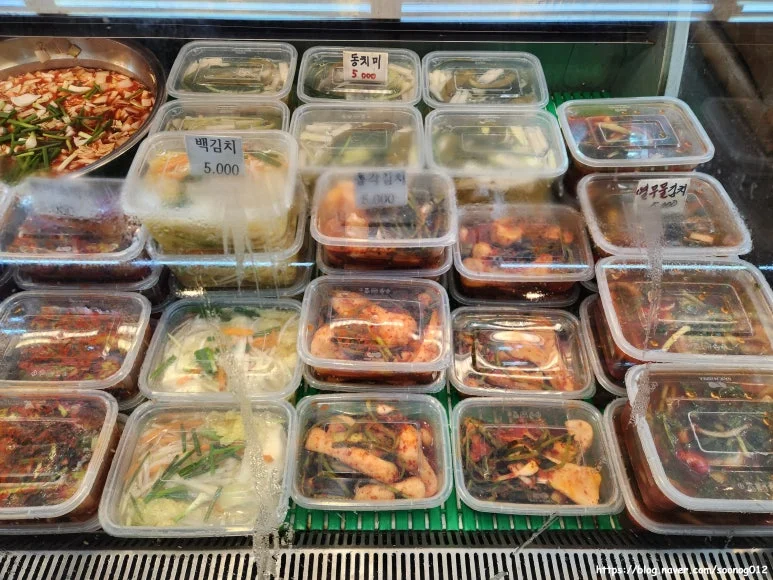 직냉식과 간냉식 냉장고의 핵심 차이점은 무엇인가요 핵심 설치 조건과 사용 환경 확인 사진