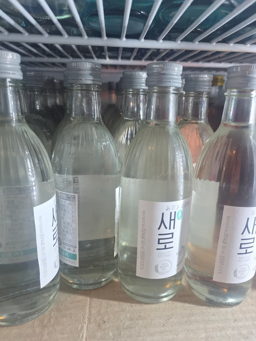 매장 배치 시 벽면 간격과 수평 설치는 왜 중요한가요 핵심 설치 조건과 사용 환경 확인 사진