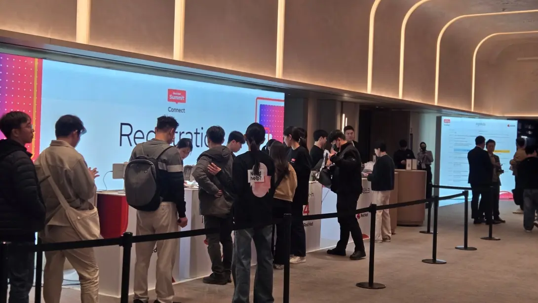 아침 일찍부터 많은 분들이 참석해주셔서 레드햇 서밋에 대한 높은 관심을 확인할 수 있었습니다.  