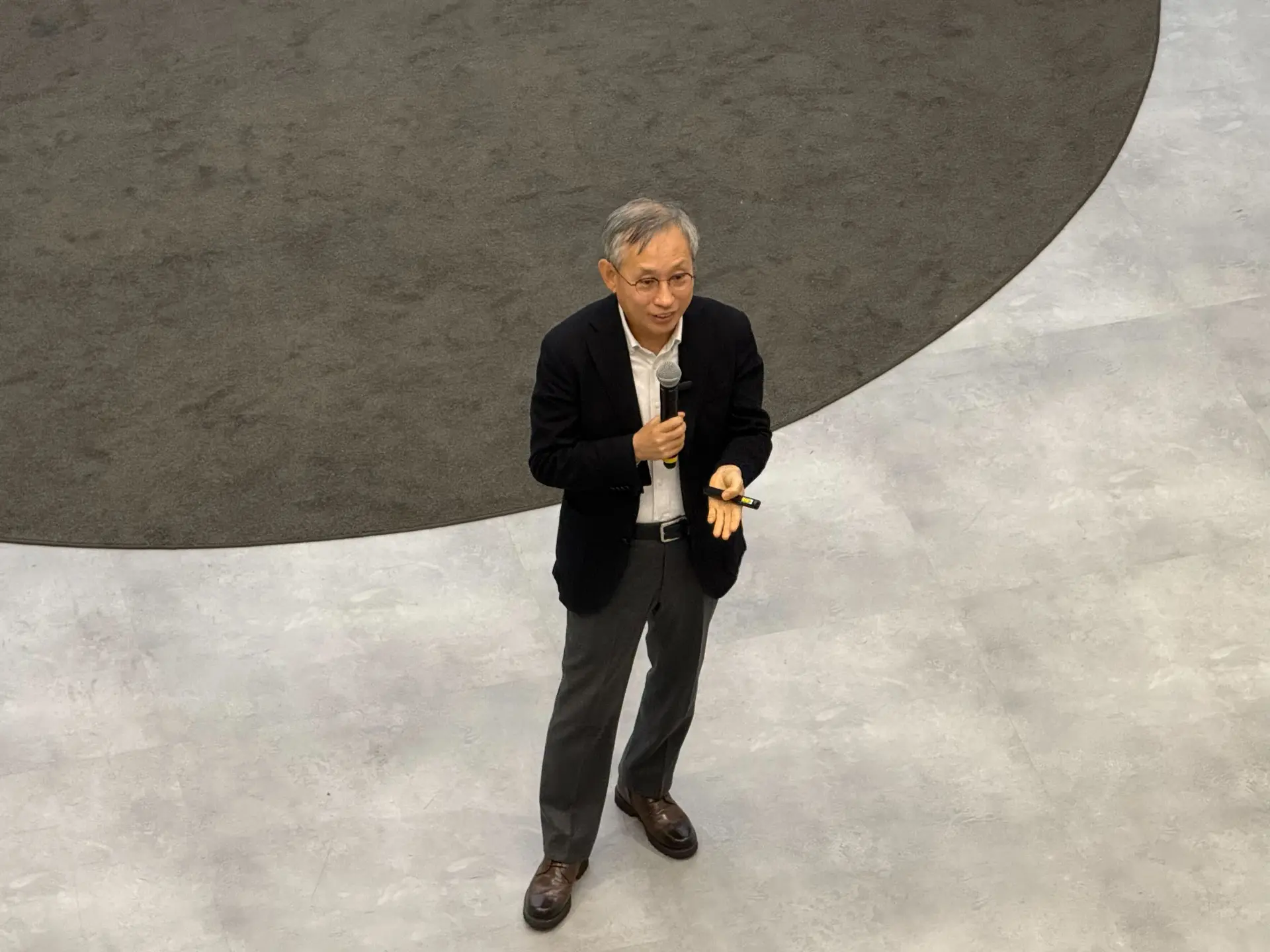 업피플 리더십 세미나에서 강연 중인 김상헌 네이버 전 대표이사