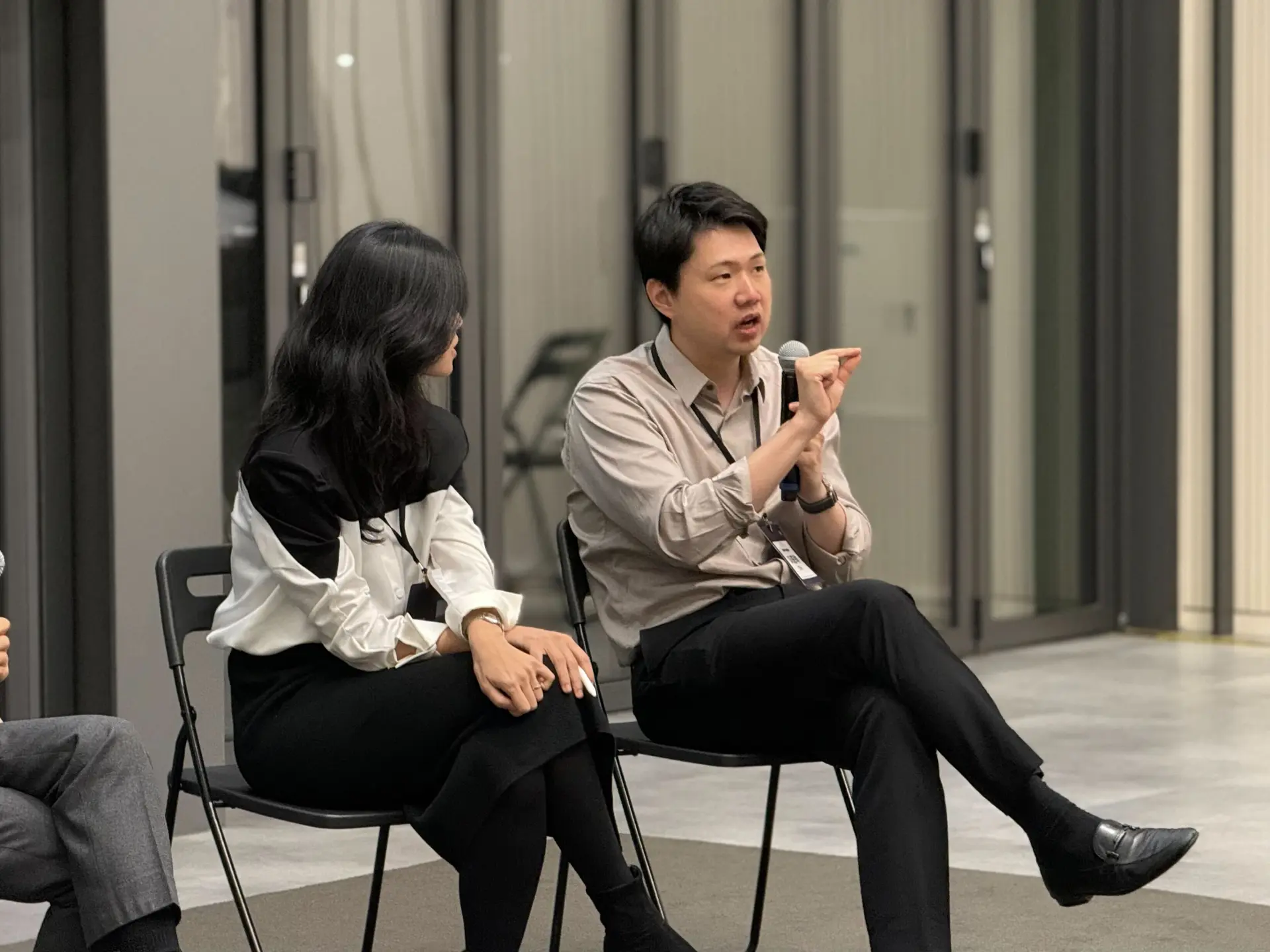 질문에 답변하는 이종택 연사