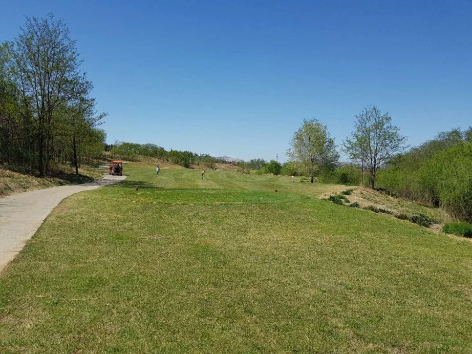 청도 캐슬렉스 벙커 위치 - 전방 해저드가 있는 도전적 홀