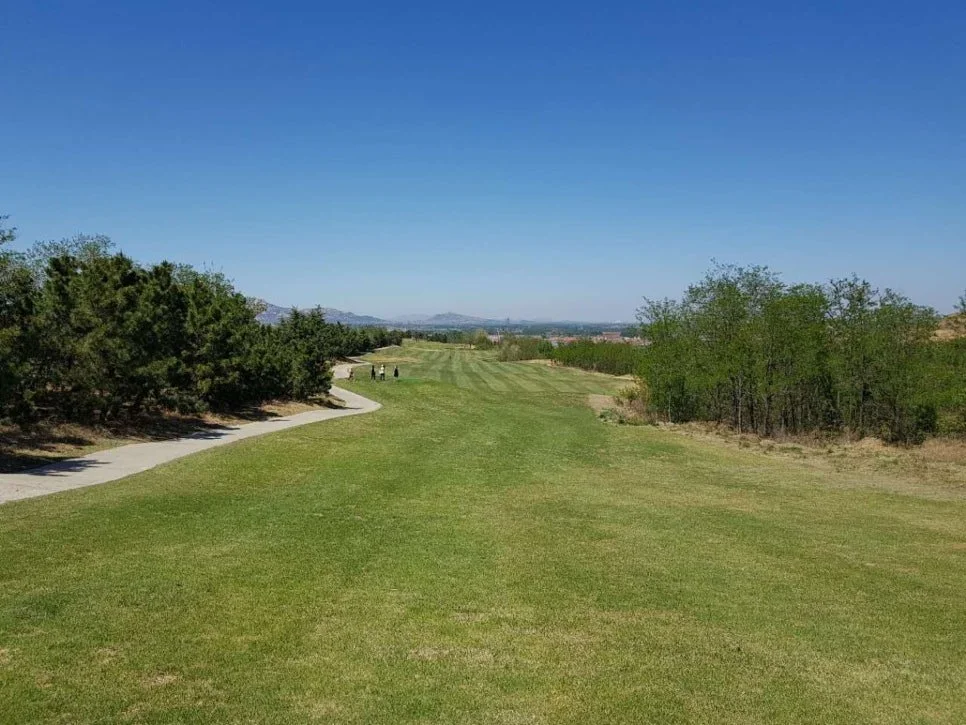 청도 캐슬렉스 골프장 코스 레이아웃 - 드라이빙 범위가 넓은 홀