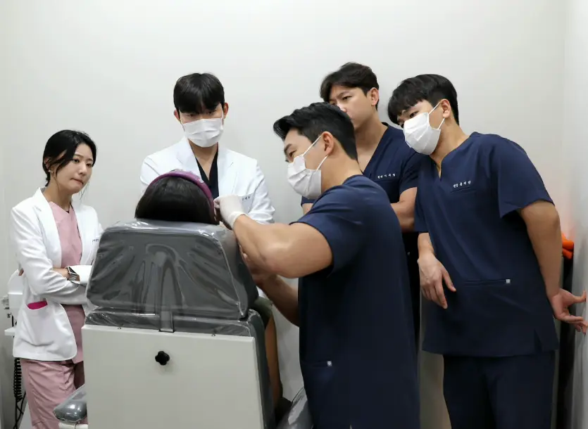 ODE Clinic Medical Staff Training Injection Techniques to Prevent Juvelook Volume Nodule Side Effects