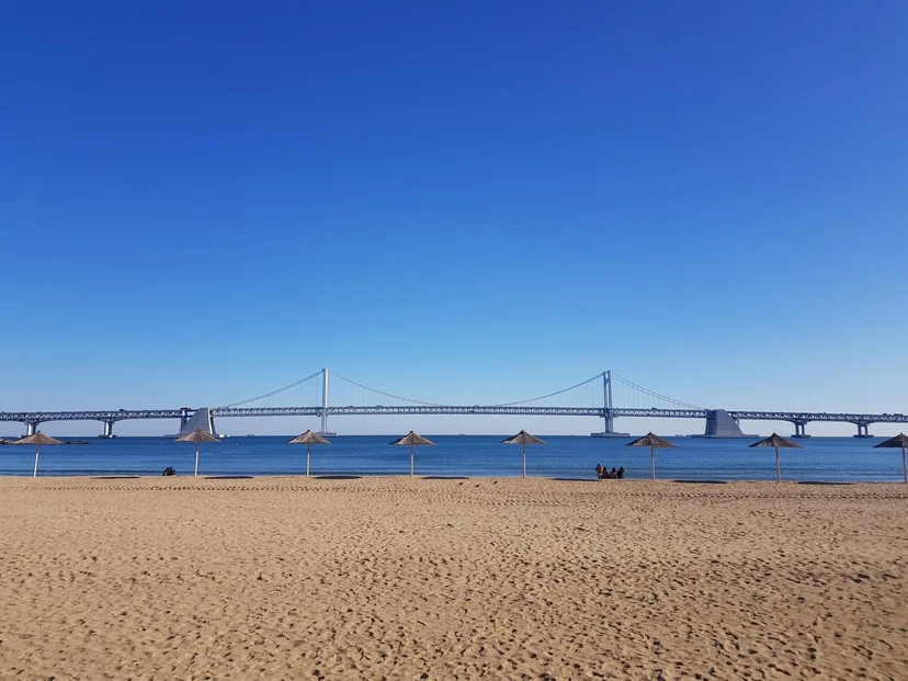 Gwangalli Beach and Gwangan Bridge seen from the sand (Listing ID : 12257)