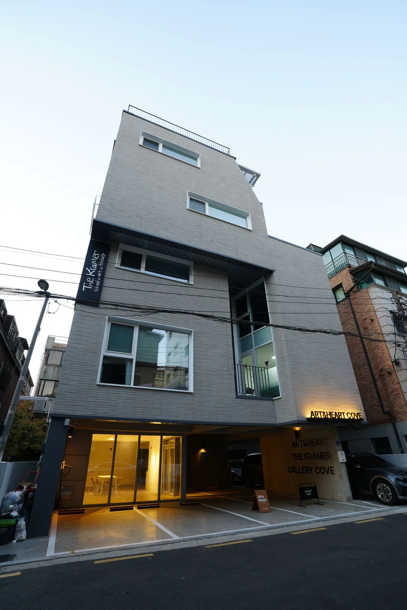Newly built residential building on a quiet Bangi-dong street (Listing ID : 32497)