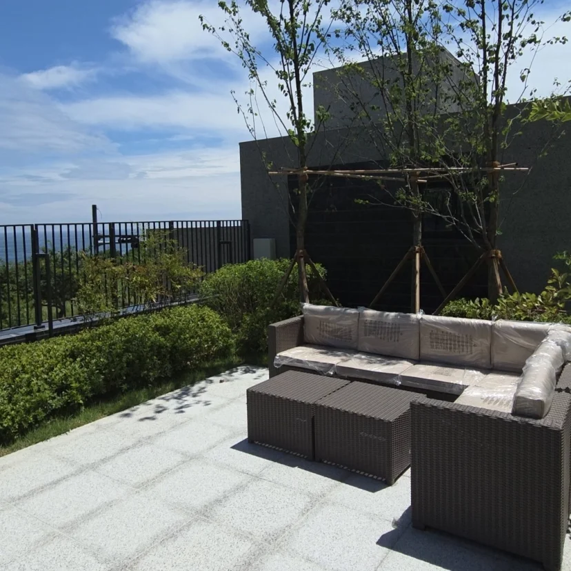 Outdoor rooftop terrace with lounge seating and a sea view (Listing ID : 46438)