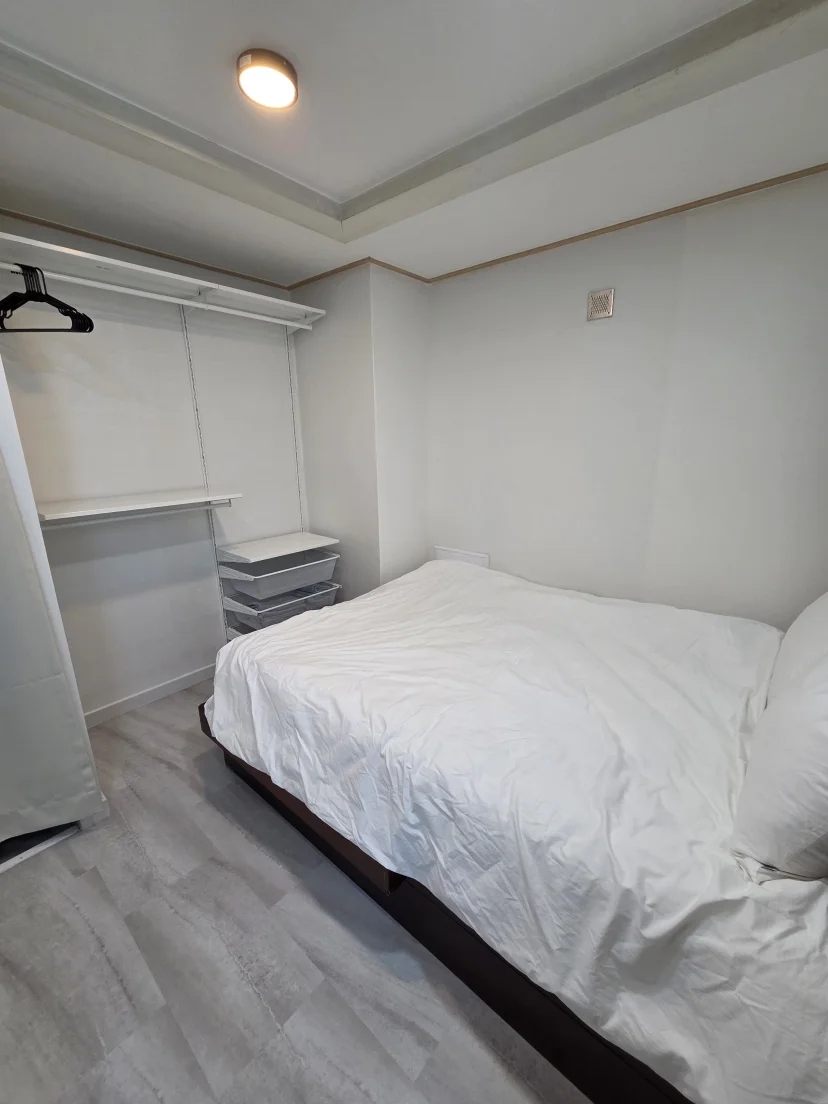 Apartment interior, bedroom (Listing ID : 49719)